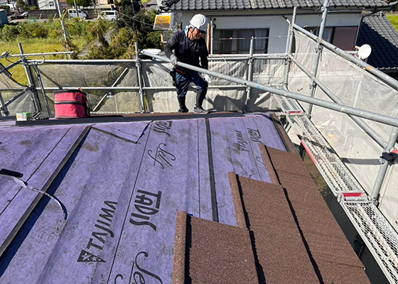 屋根施工風景