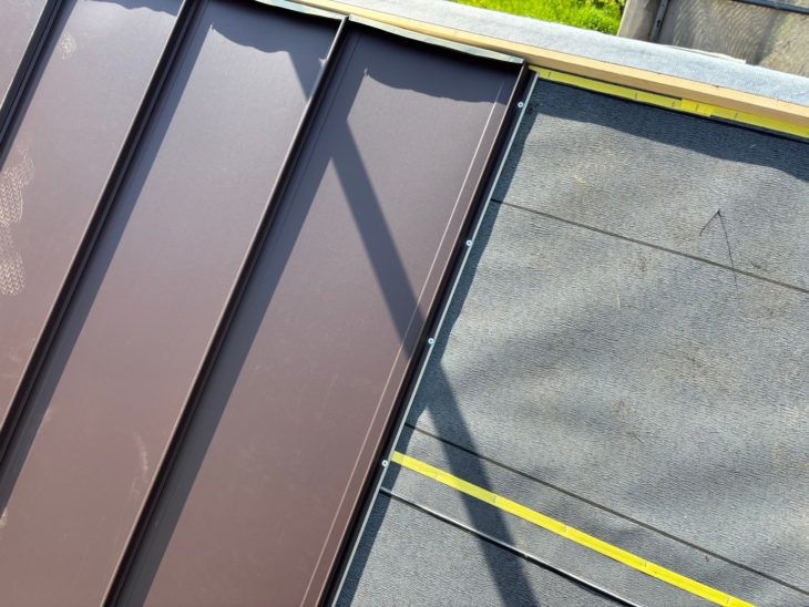 風が強い日に屋根がバタバタする！屋根葺き替え工事