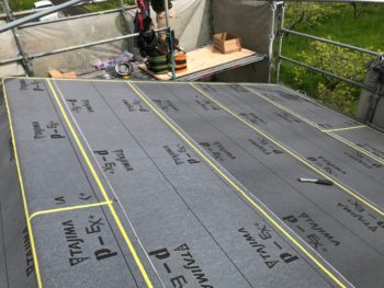 風が強い日に屋根がバタバタする！屋根葺き替え工事