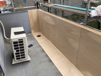 ベランダ内側がプクっと浮いている！ベランダ防水補修工事