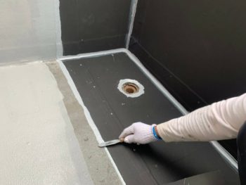 ベランダ内側がプクっと浮いている！ベランダ防水補修工事