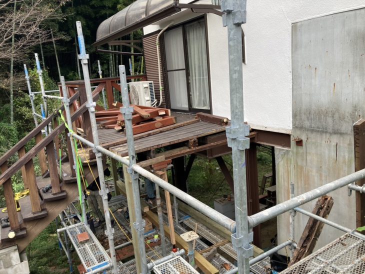 屋根外壁塗装とウッドデッキの改修工事|伊豆の国市