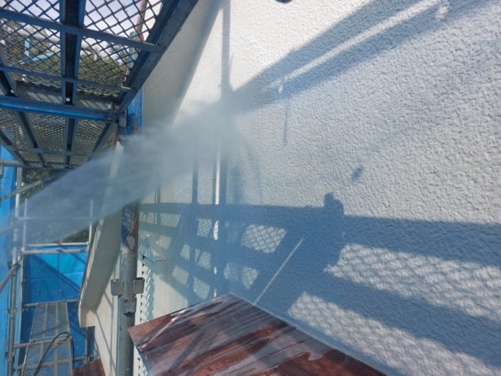 屋根外壁塗装とウッドデッキの改修工事|伊豆の国市