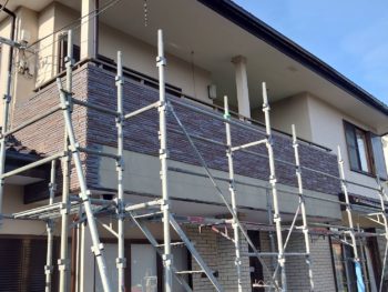 モルタル壁を経年劣化によるヒビから守るためにベランダ外壁改修工事