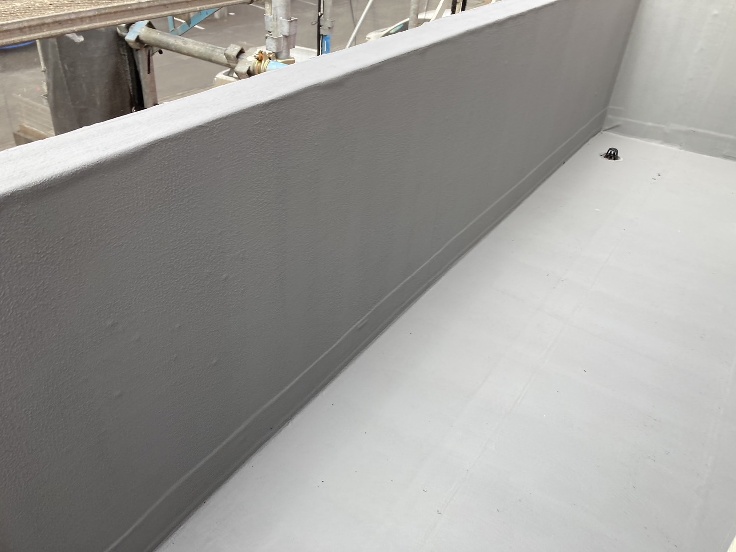 ベランダ内側がプクっと浮いている！ベランダ防水補修工事