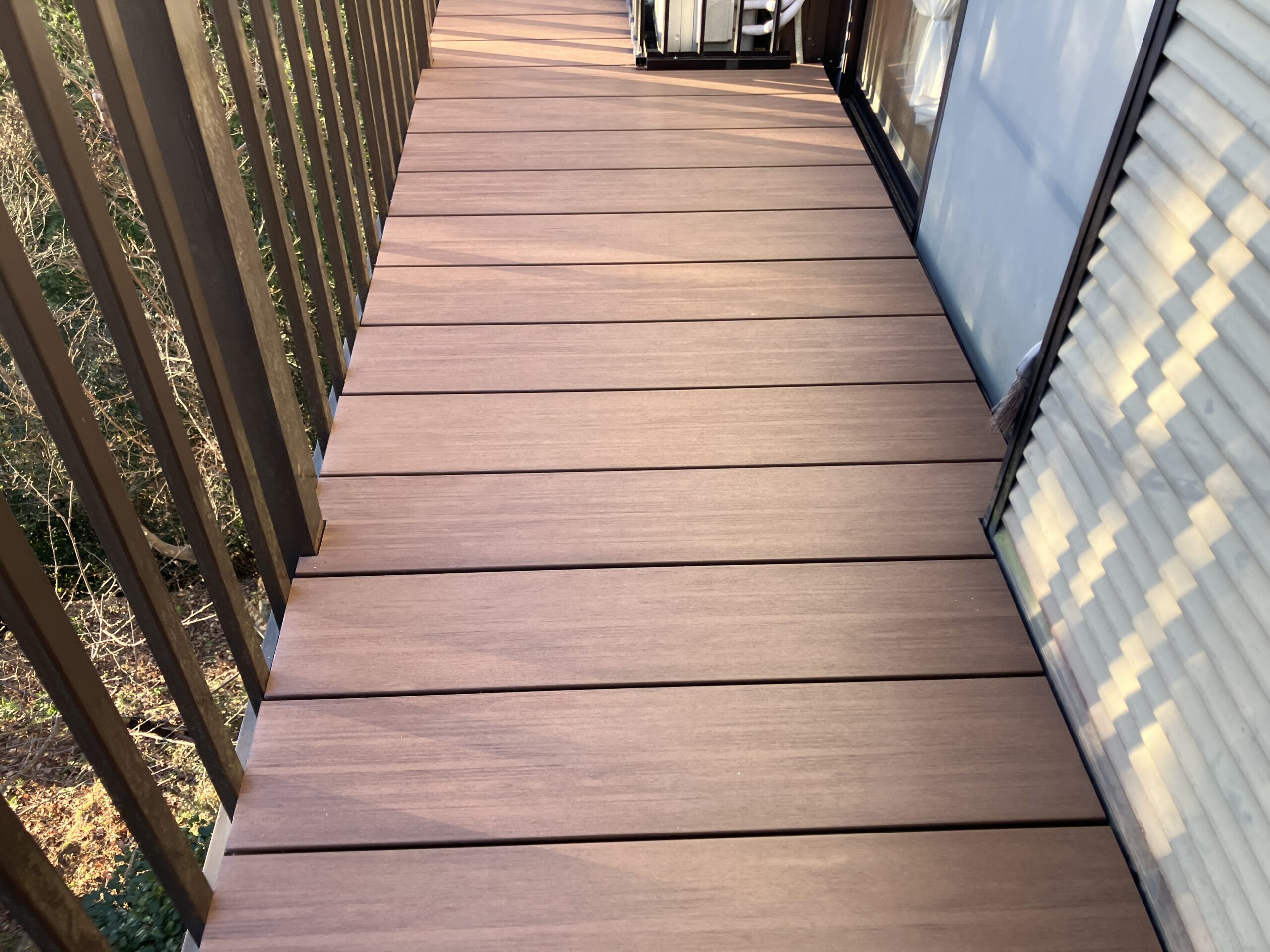 30年使用のウッドデッキを安心・安全な人工木デッキへ改修｜函南町平井