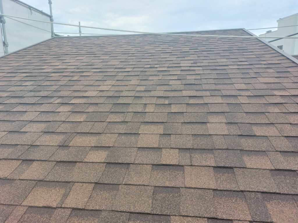 屋根は以前葺き替えたとの事なので、今回屋根は工事せずに洗浄のみ行いました。