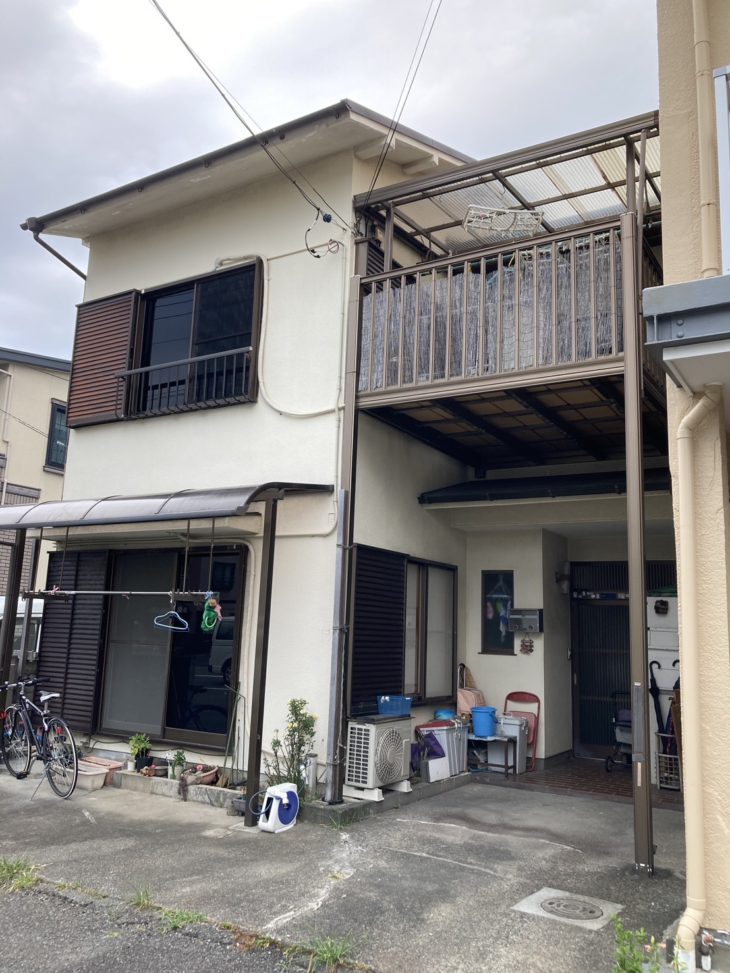 割れた外壁を補修し、塗装と窓交換で住まいの不安をまとめて解消