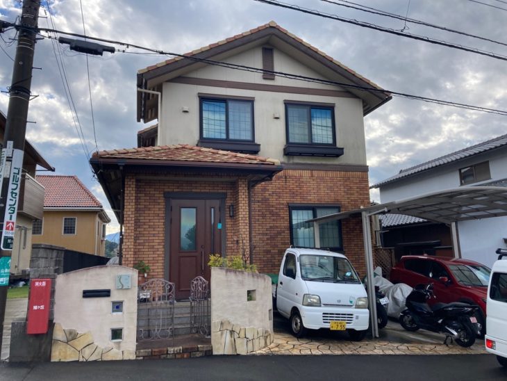 リシン仕上げのサイディング外壁の塗装工事