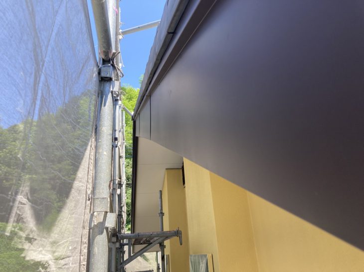 破風板（はふいた）の修理「破風板の板金巻き工事」のご紹介