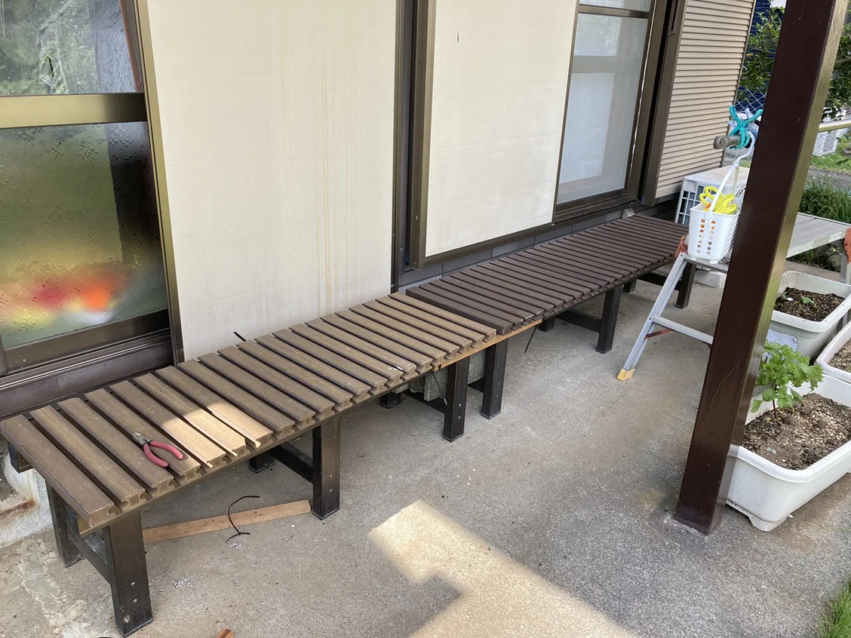 ウッドデッキのぐらつきを解消し、安全で耐久性のある人工木デッキへ改修